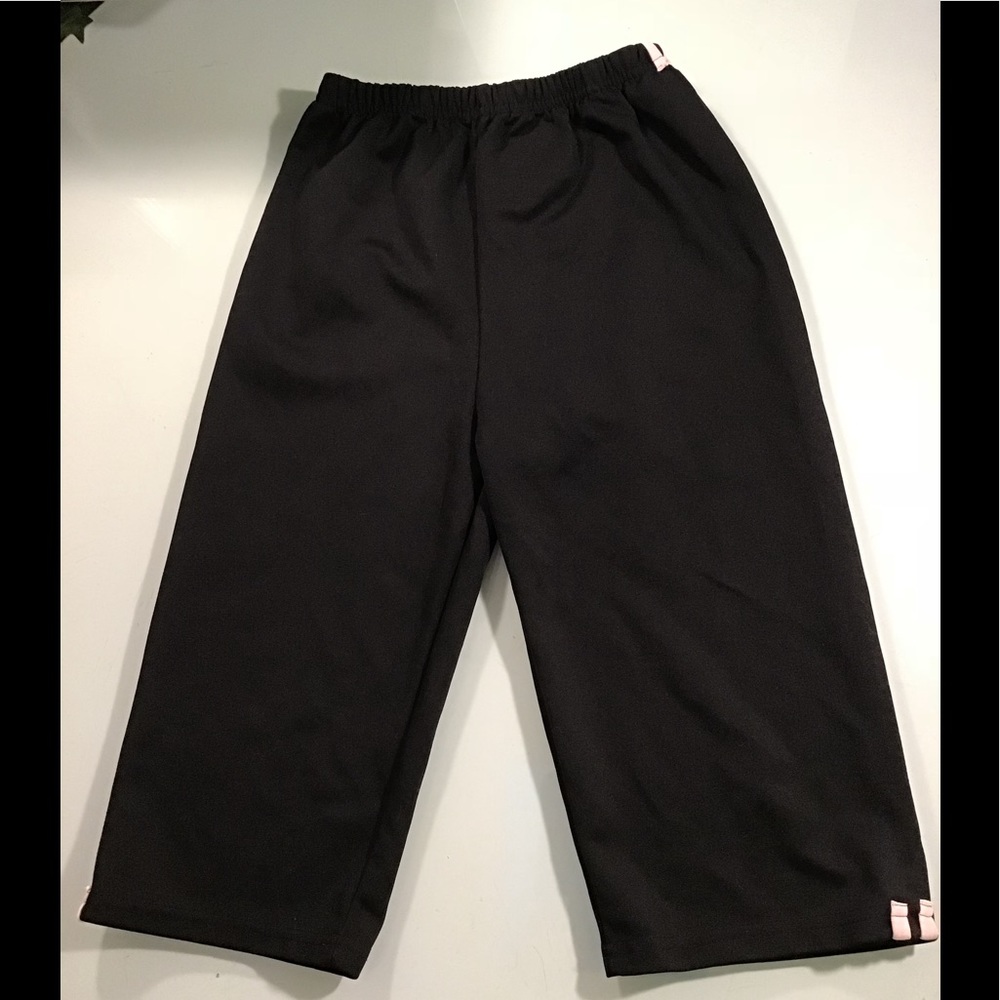 Little lady black knee pants. 12/14